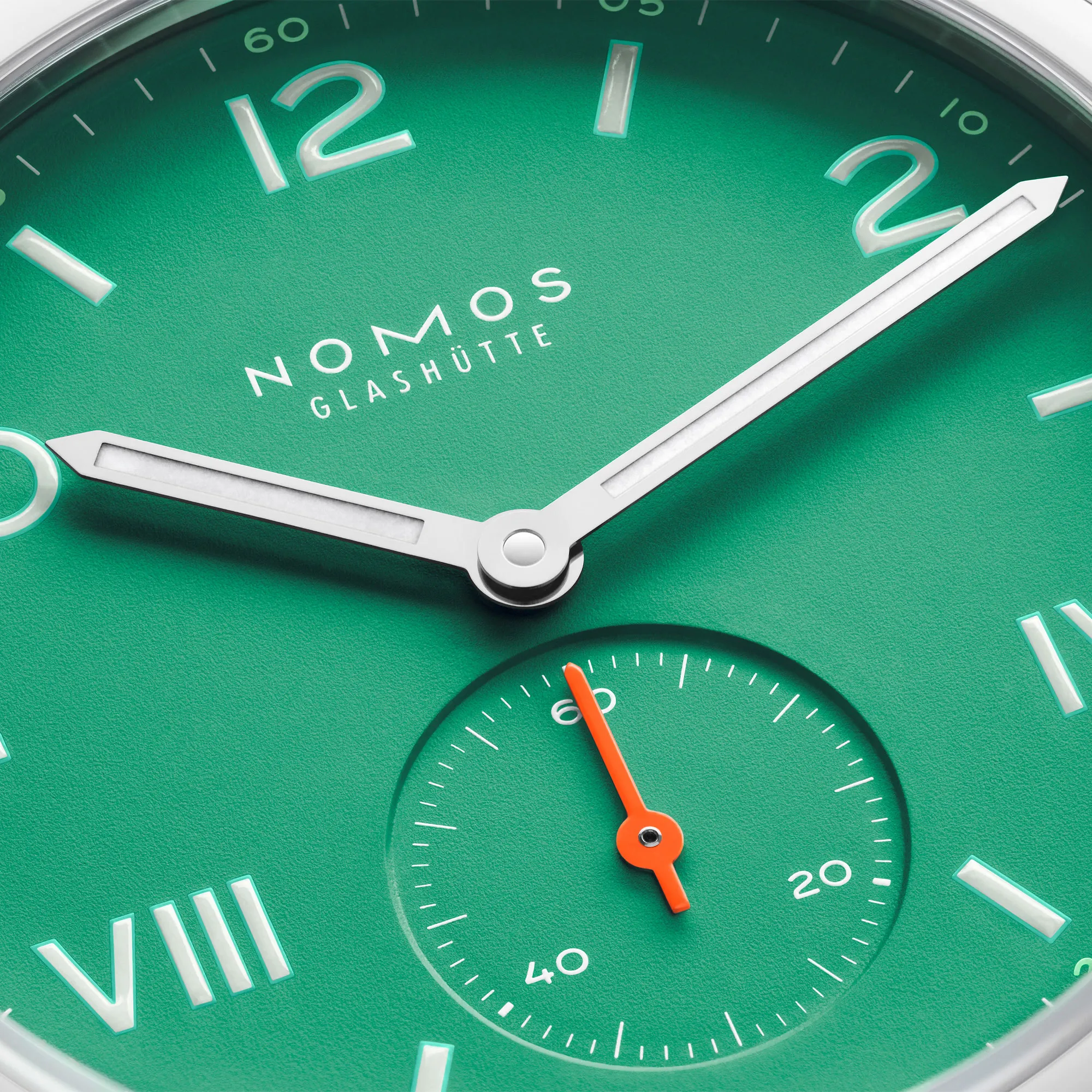 malalan-nomos-glashutte-club-campus-electric-green-watch-715-IMG4