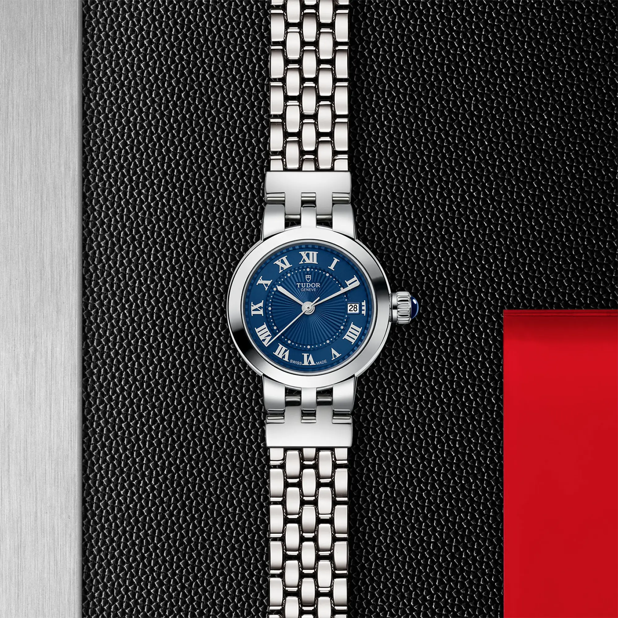 malalan-tudor-clair-de-rose-watch-M35200-0009-IMG2