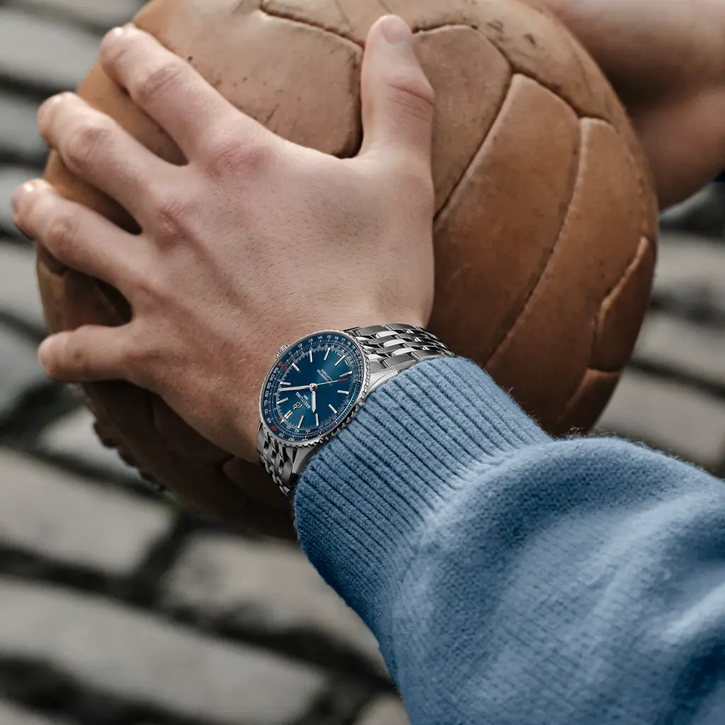 a17329161c1a1-on-wrist_e2b1d2a7-breitling-malalan