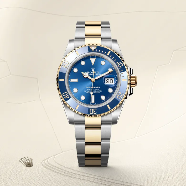 Rolex Submariner Date Oyster, 41 mm, Oystersteel jeklo in rumeno zlato, Enosmerno vrtljiv in na praske odporen Cerachrom moder keramični vložek s 60-minutnim zapisom, številke in oznake prevlečene z zlatom m126613lb-0002 pri Malalanu.webp