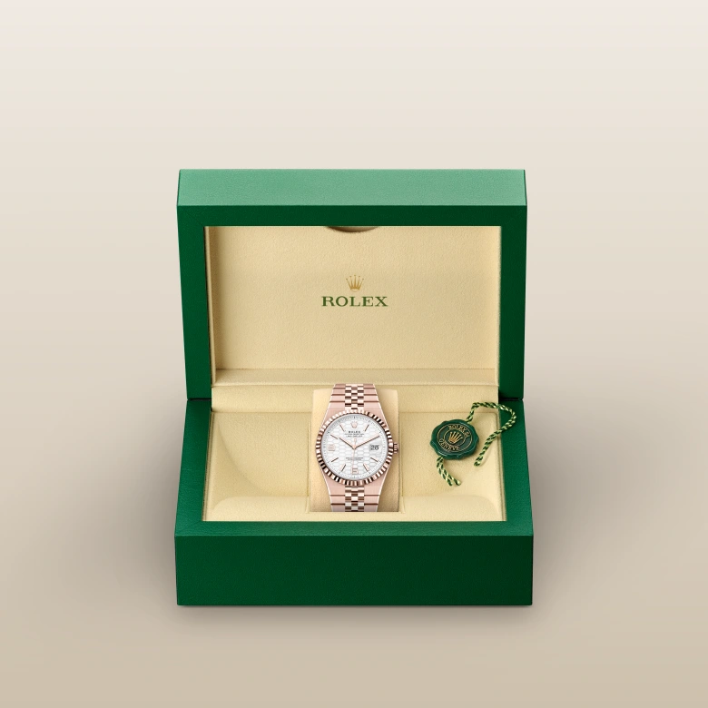Rolex Land-Dweller 36 Oyster, 40 mm, Everose zlato, Nazobčano m127335-0001 pri Malalanu.webp