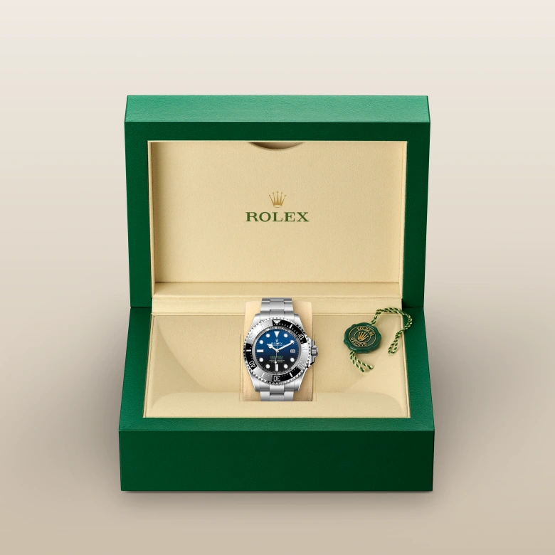 Rolex Rolex Deepsea Oyster, 44 mm, Oystersteel jeklo, Enosmerno vrtljiv in na praske odporen Cerachrom črn keramični vložek s 60-minutnim zapisom, številke in oznake prevlečene s platino m136660-0005 pri Malalanu.webp
