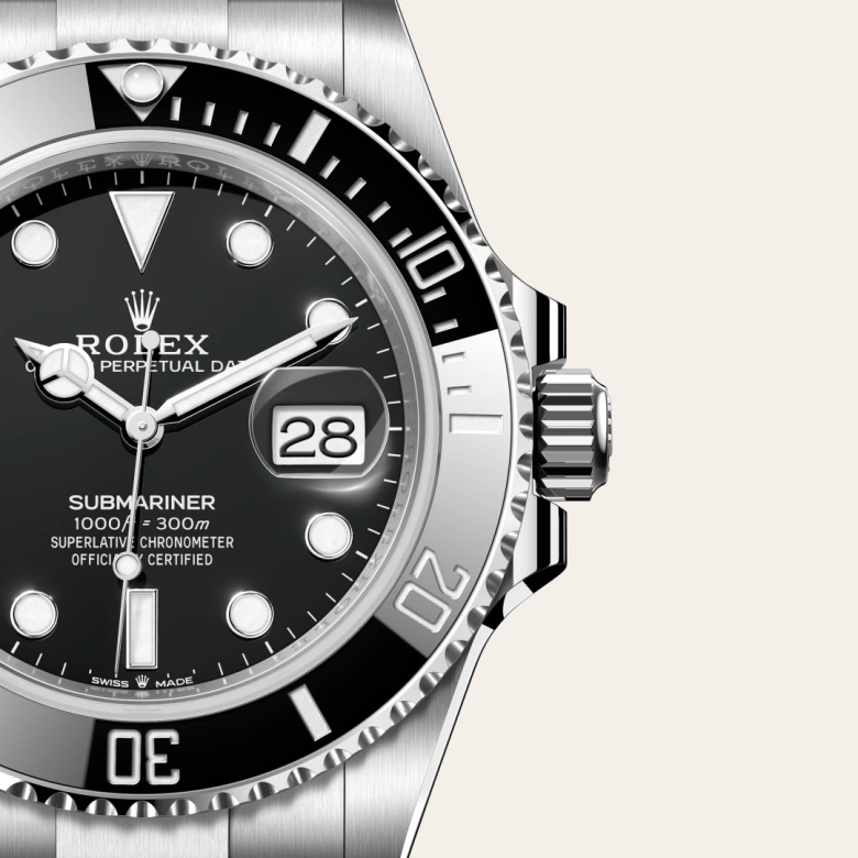 Rolex Submariner Date Oyster, 41 mm, Oystersteel jeklo, Enosmerno vrtljiv in na praske odporen Cerachrom črn keramični vložek s 60-minutnim zapisom, številke in oznake prevlečene s platino m126610ln-0001 pri Malalanu.webp