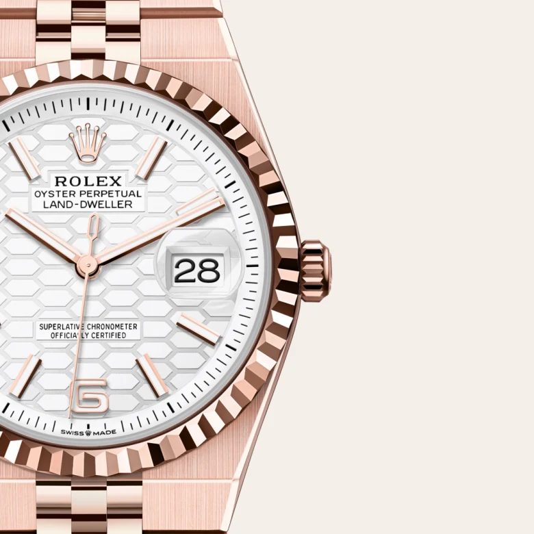 Rolex Land-Dweller 36 Oyster, 36 mm, Everose zlato, Nazobčano m127235-0001 pri Malalanu.webp