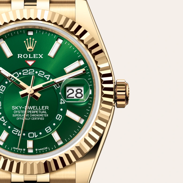 Rolex Sky-Dweller Oyster, 42 mm, yellow gold, Fluted, bidirectional rotatable Rolex Ring Command m336938-0008 at Malalan.webp